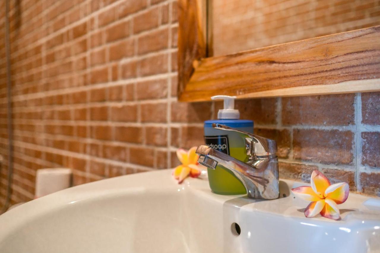 Wooden Puri Guesthouse Uluwatu Zewnętrze zdjęcie
